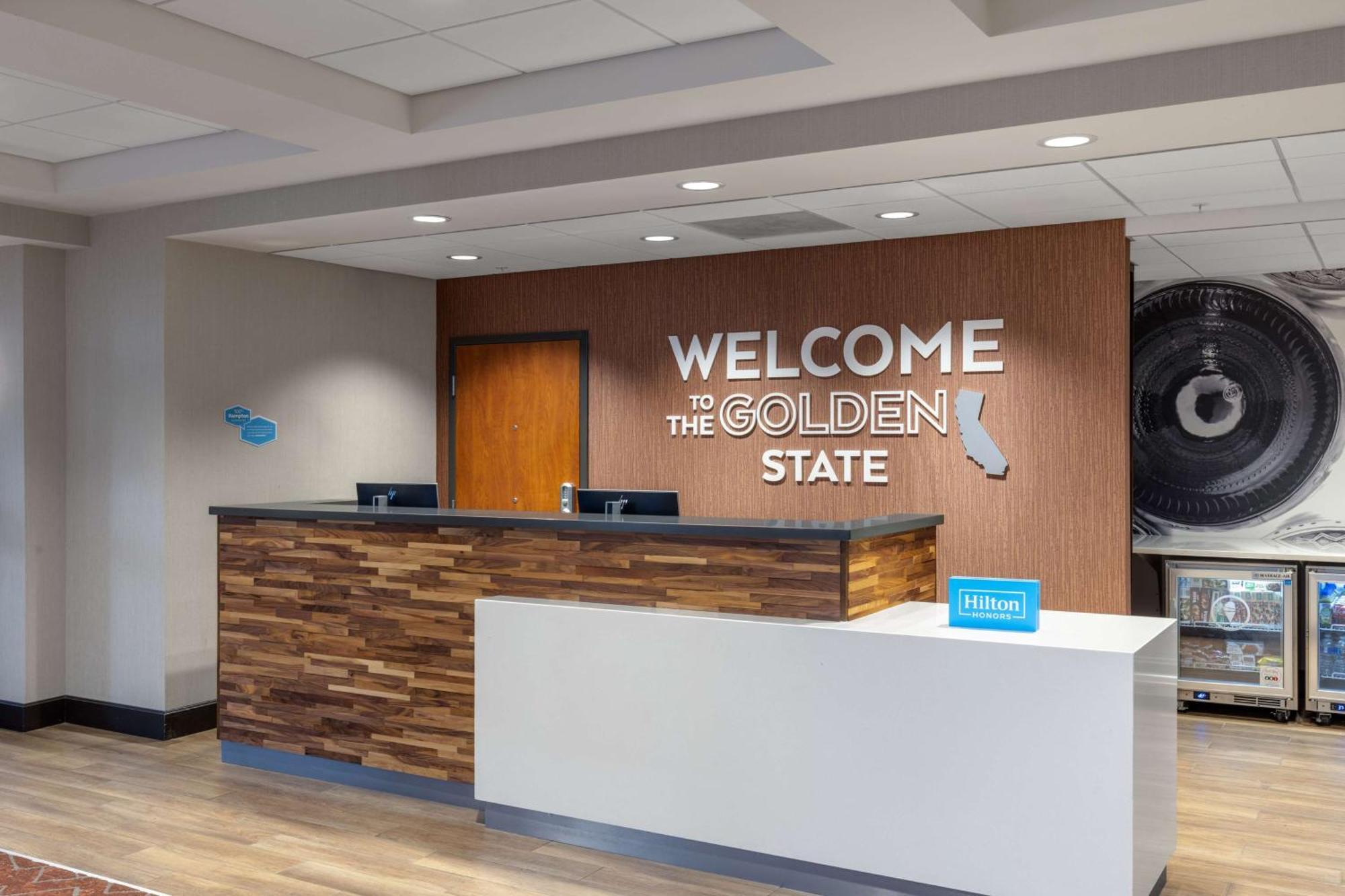 Hampton Inn & Suites Юба Сити Екстериор снимка