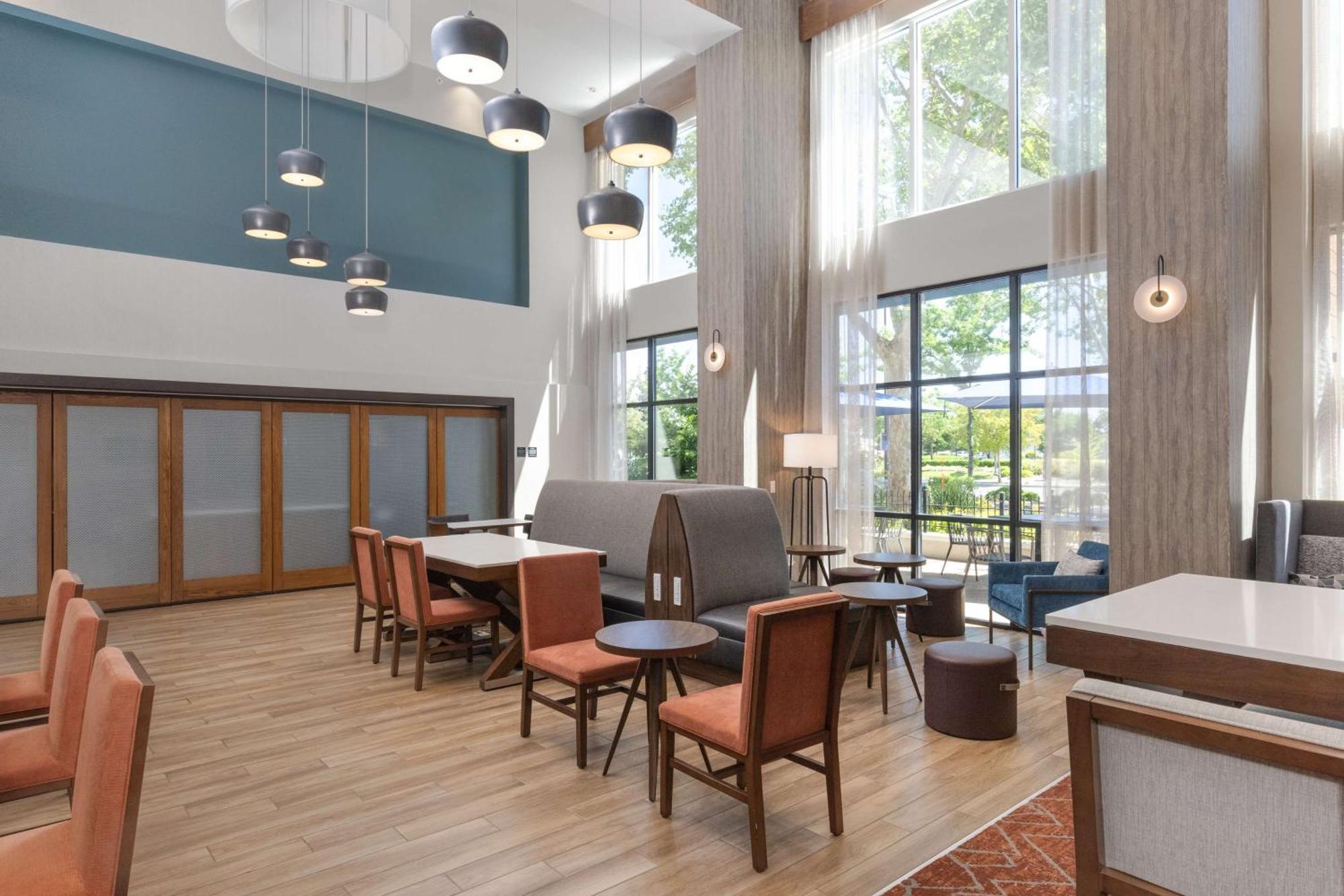 Hampton Inn & Suites Юба Сити Екстериор снимка