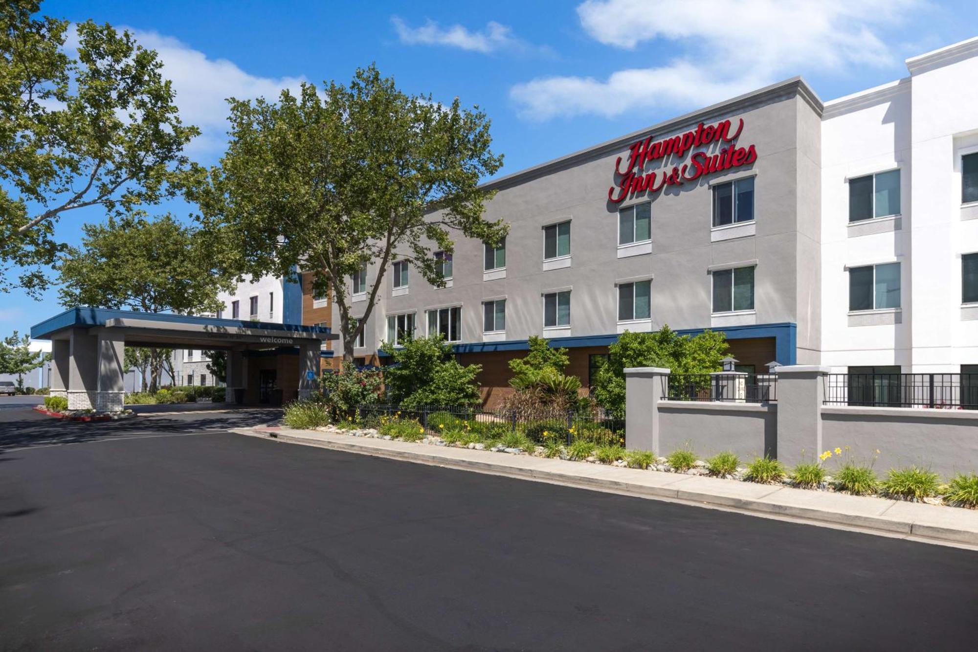 Hampton Inn & Suites Юба Сити Екстериор снимка